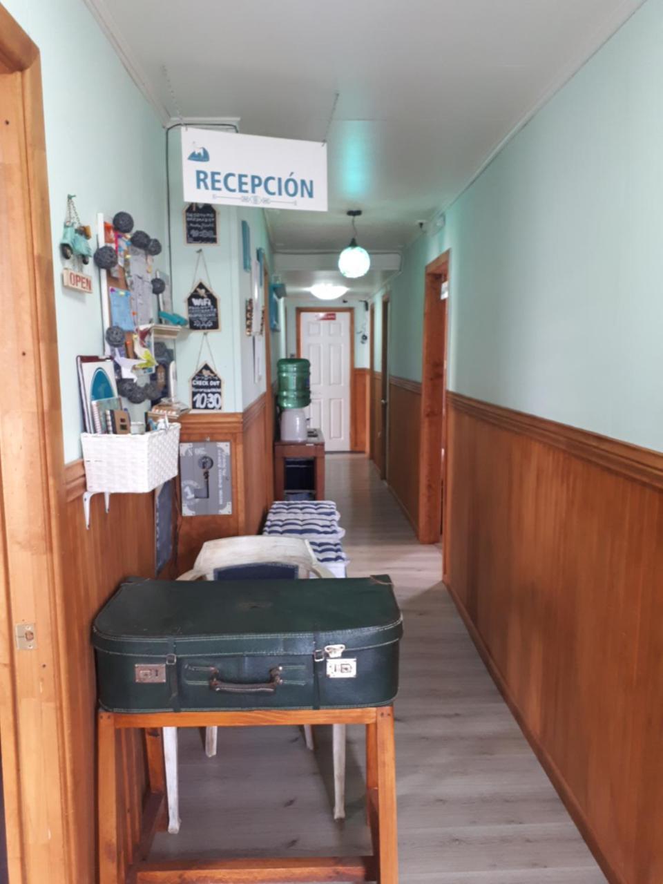 Hostal Guanaco Blanco Puerto Natales Exterior foto